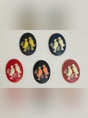 White doves cabochons